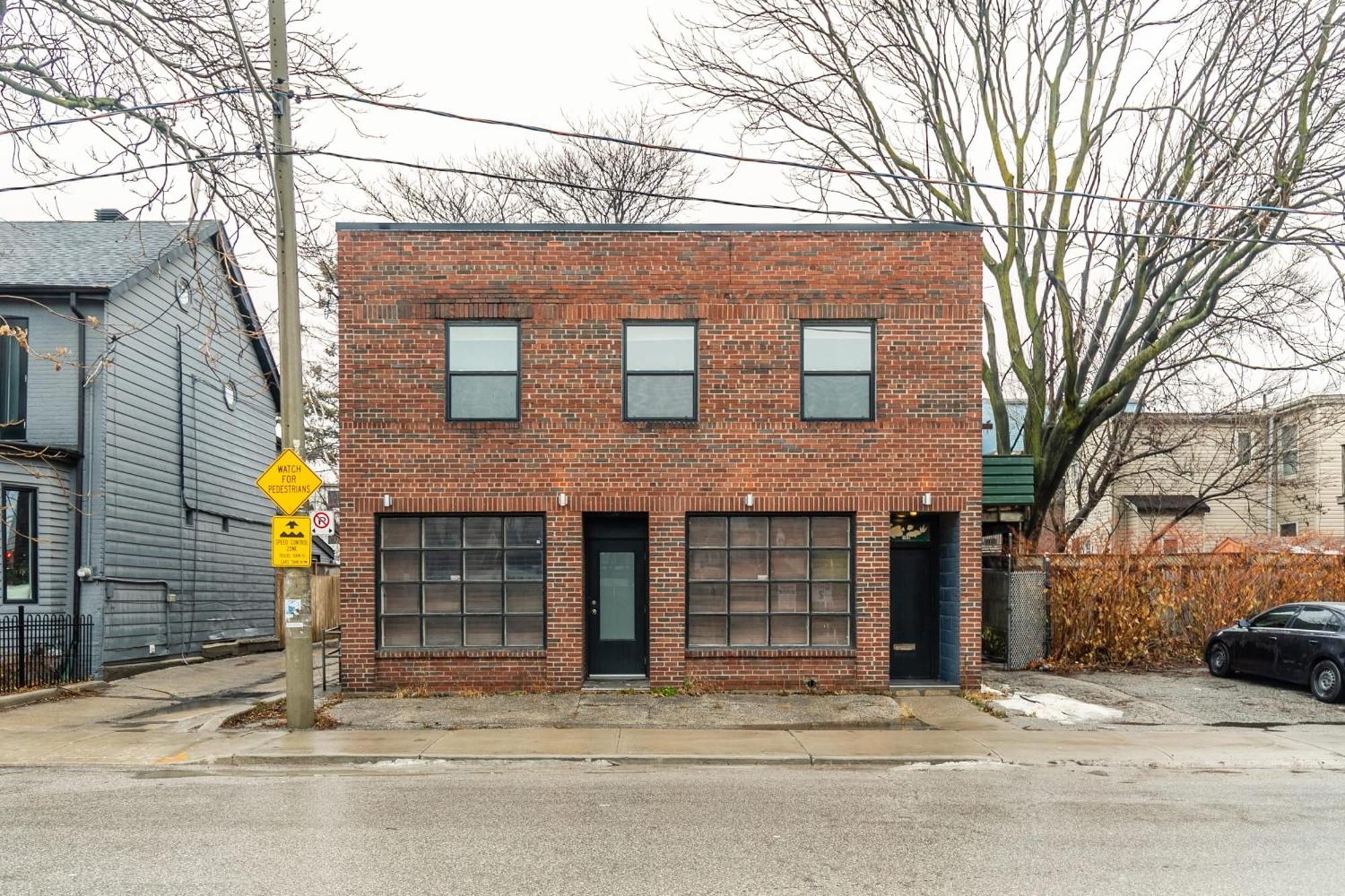 Modern 2 Bedroom Condo - Heart Of Leslieville โตรอนโต ภายนอก รูปภาพ